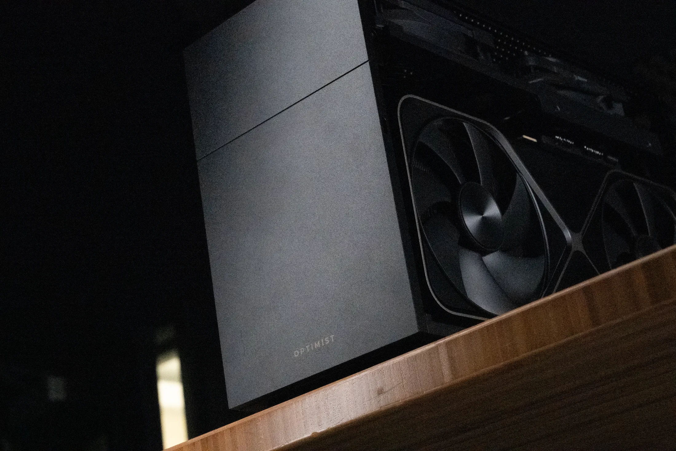 Close detail of Dusk's machined aluminum edge